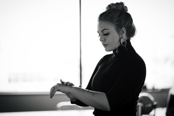 contact-5 Hebe Rejuvenation Body Exfoliator